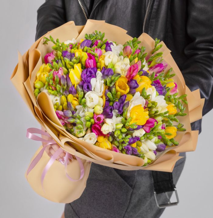 99 Freesias Mix