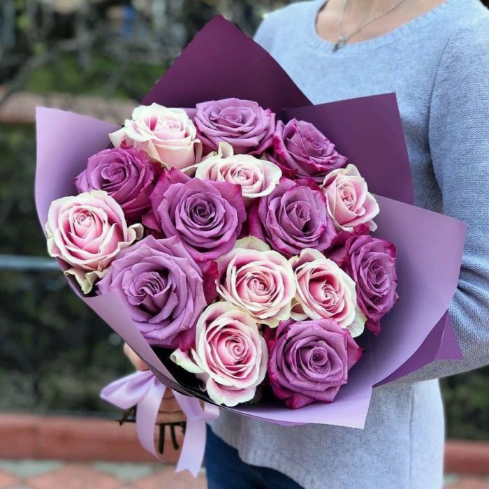 15 Pink and Lilac Roses (50 cm.)