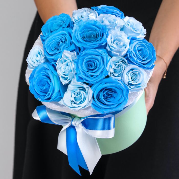 17 Blue-Blue Roses in a box stabilized