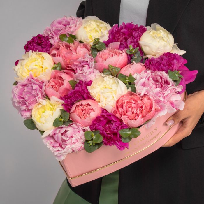 25 Peonies Mix in a heart box