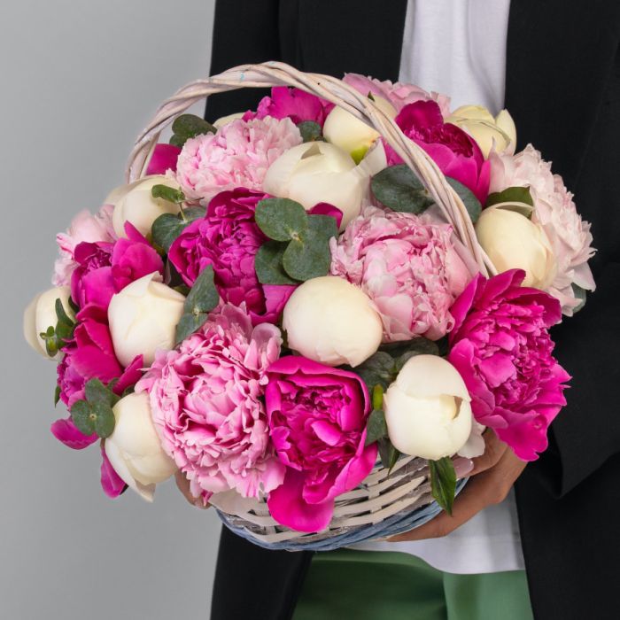 25 Peonies Mix in a basket