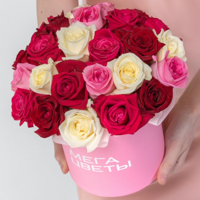 25 Roses Mix in a box