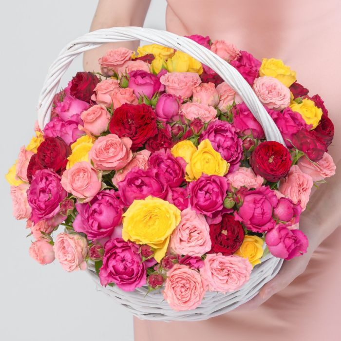 35 Shrub Peony Mix Roses in a basket