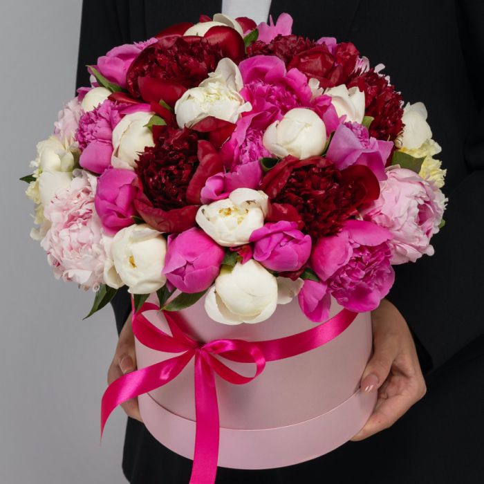 35 Peonies Mix in a box