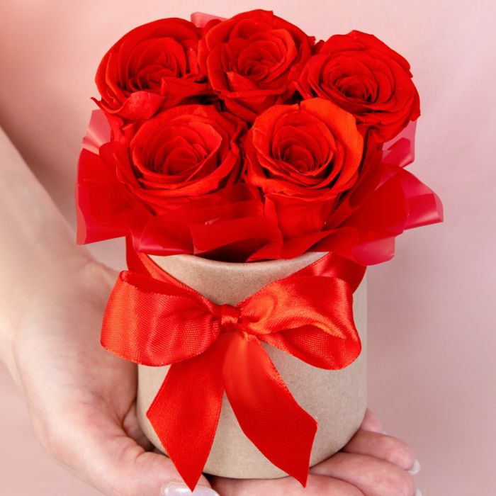 5 Red Roses stabilized in a box