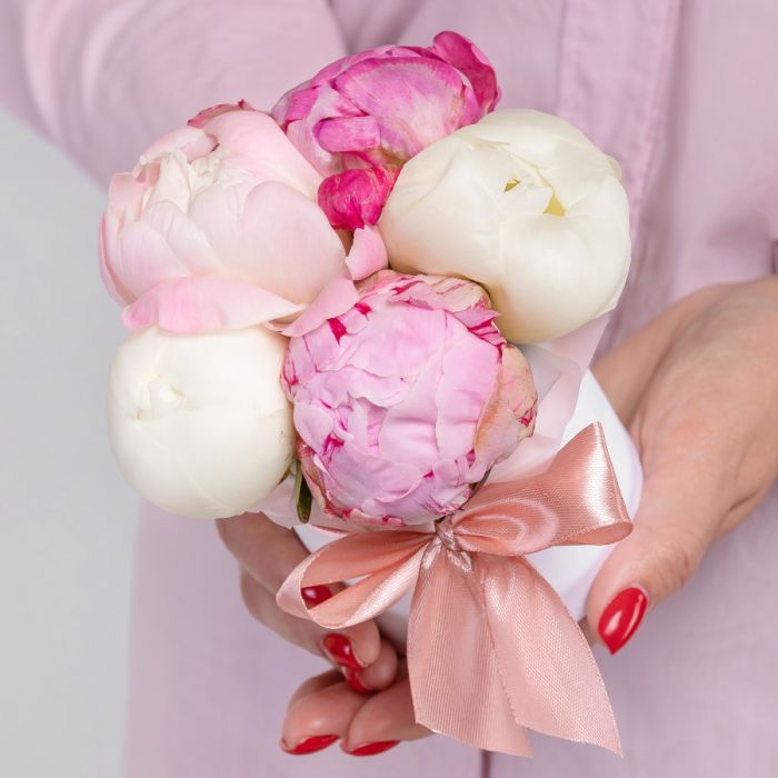 Bouquet of flowers Т5 Peonies Mix in a boxУ