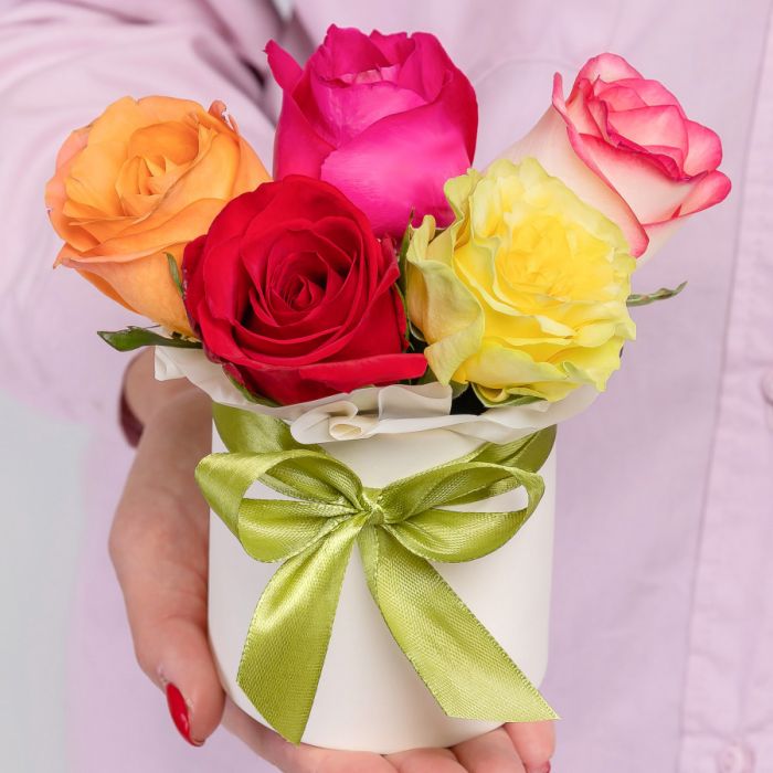 Bouquet of flowers Т5 Roses Mix in a boxУ