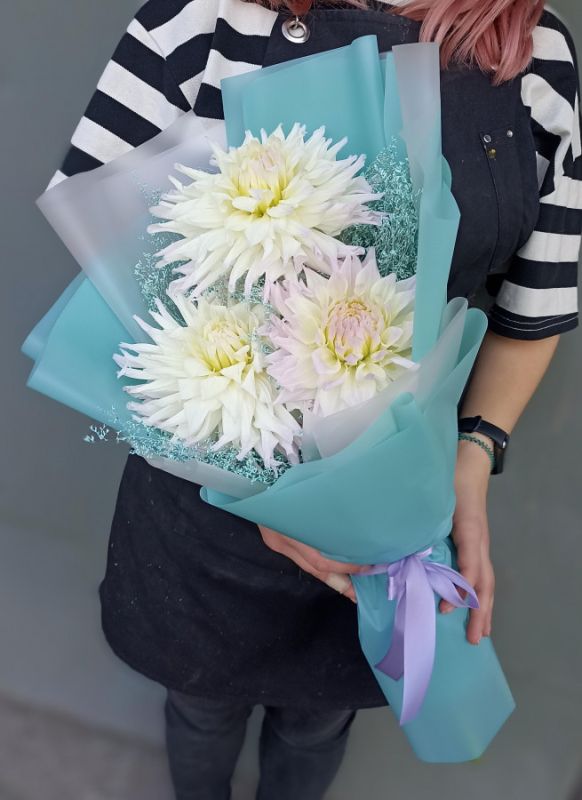 Bouquet of the day Т3 DahliasУ in a package