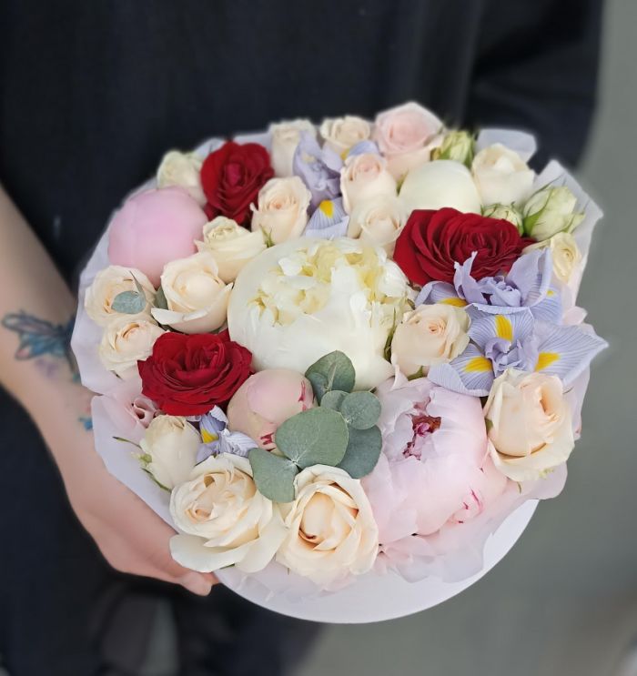 Bouquet of the day ТTender FeelingsУ in a box