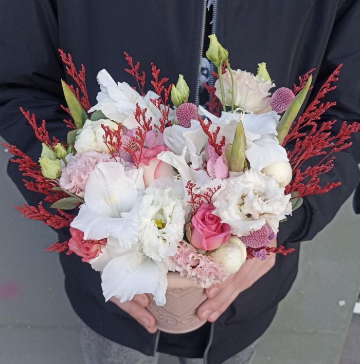 Bouquet of the Day ТFairy TaleУ in a bucket