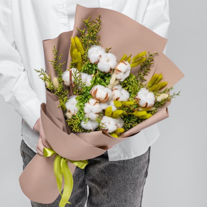 Bouquet ТHydrangea, Limonium, Cotton, LagurusУ dried flowers