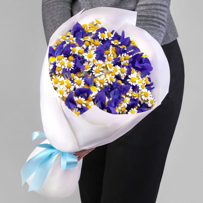 Bouquet ТIrises and DaisiesУ