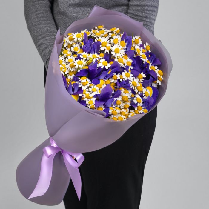 Bouquet ТIrises and ChamomilesУ mini