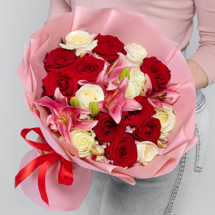 Bouquet ТRed-White Rose and LilyУ