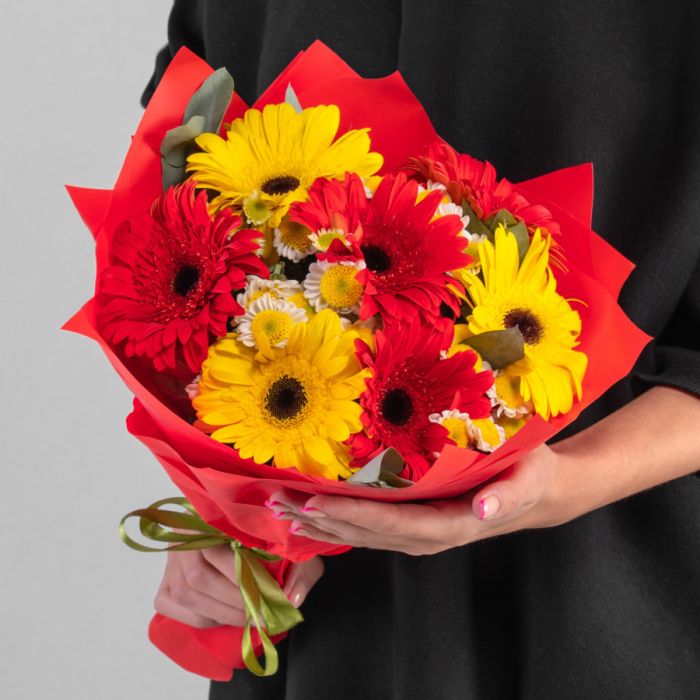 Bouquet ТGerberas and Chrysanthemum Bush Chamomile WhiteУ.