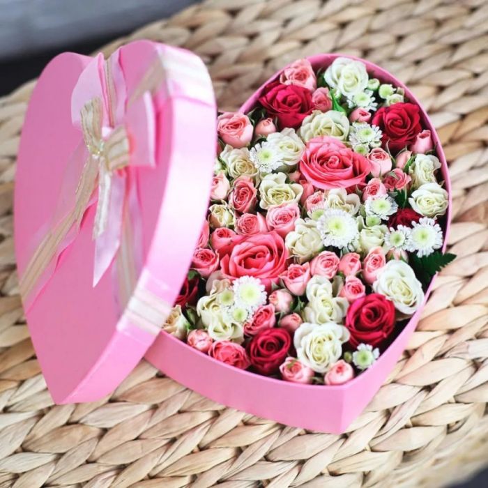 Bouquet ТHeart of FlowersУ in a heart box