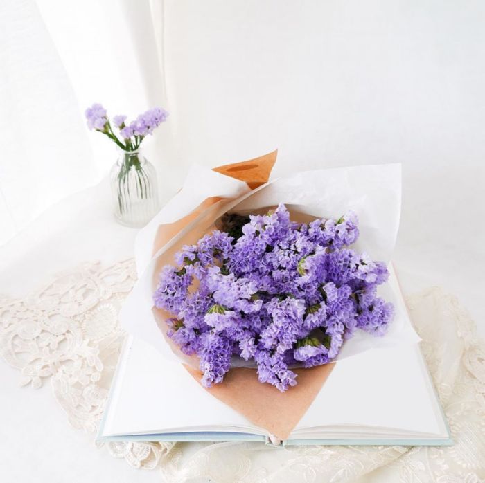 Ready Bouquet ТLilac StaticeУ dried flowers.